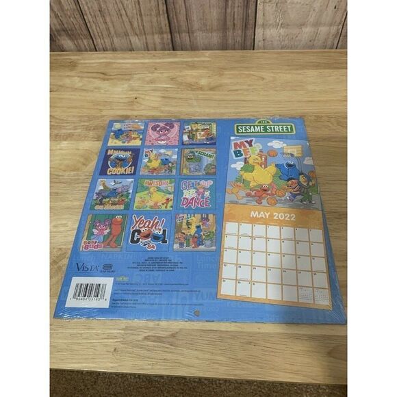 Sesame Street Wall Calendar 2022 16 Month Wall Cal - Picture 4 of 6